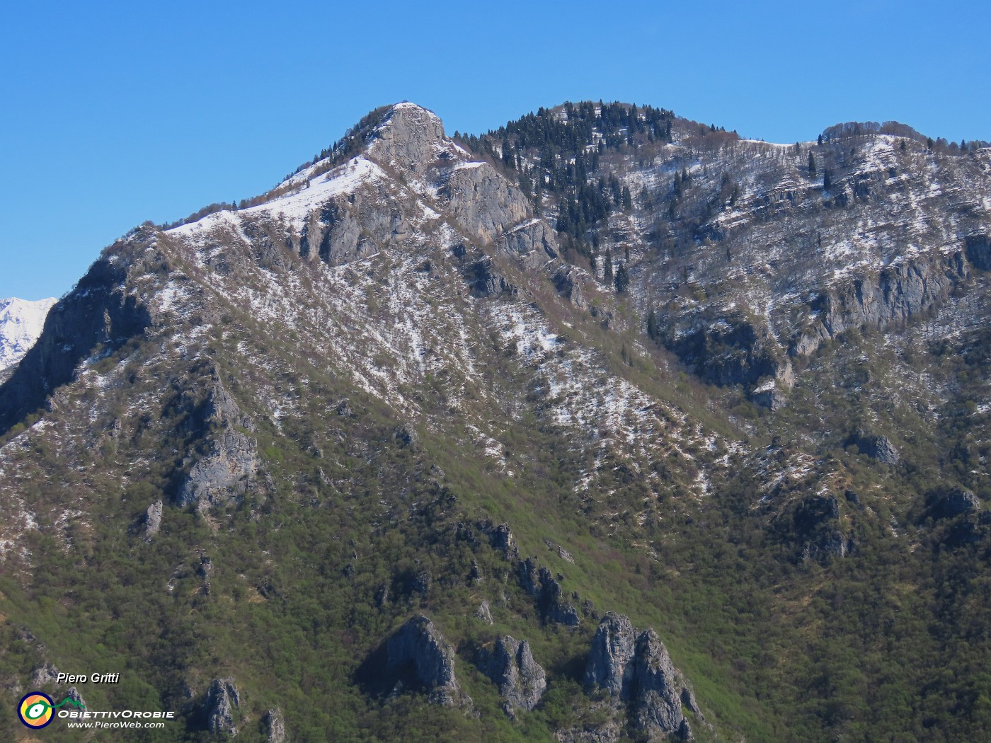 32 L'Ortighera (1631 m), dirimpettaio del Becco (1170 m).JPG